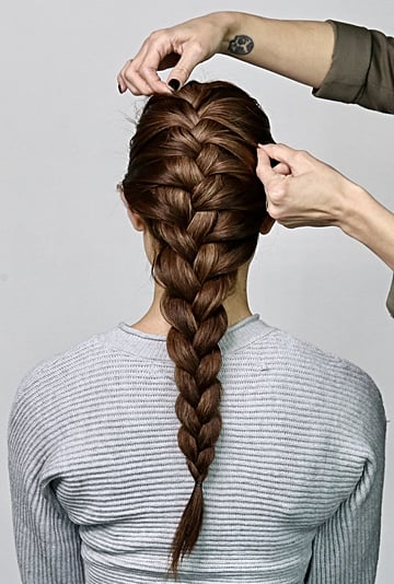 如何法式编织你的头发:一步一步的照片教程