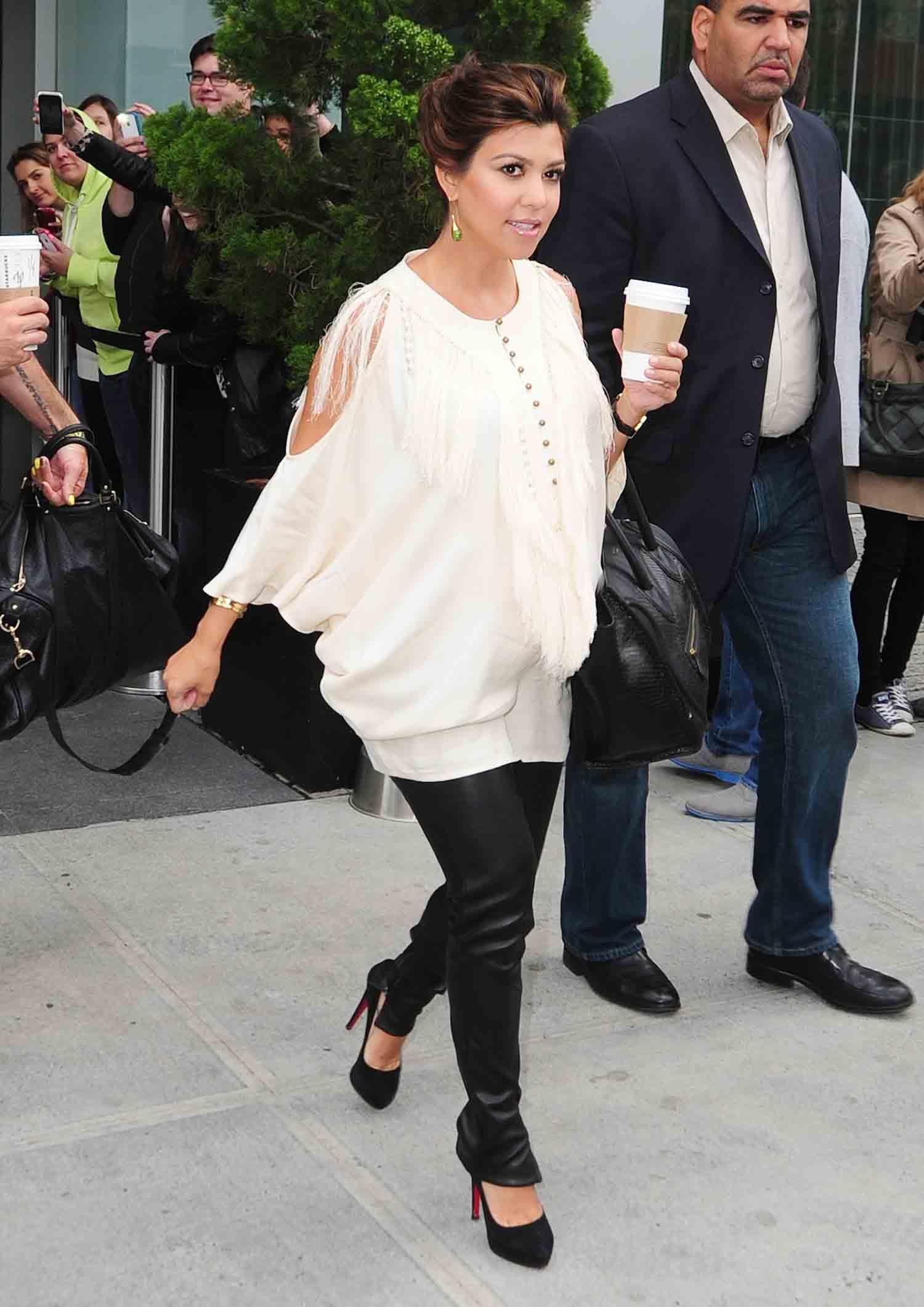 Kourtney Kardashian Pregnant Style Popsugar Family