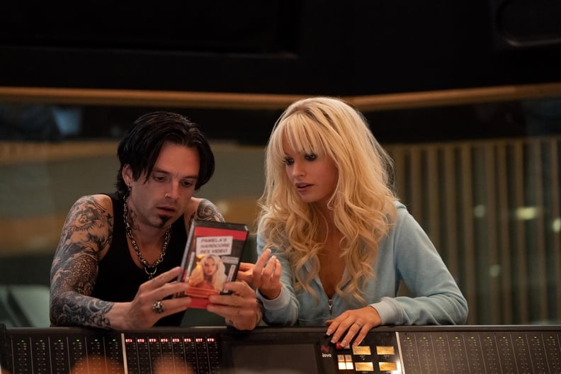 PAM & TOMMY, (aka PAM AND TOMMY), from left: Sebastian Stan as Tommy Lee, Lily James as Pamela Anderson, 'The Master Beta, (Season 1, ep. 104, aired Feb. 9, 2022). photo: Erica Parise / Hulu / Courtesy Everett Collection