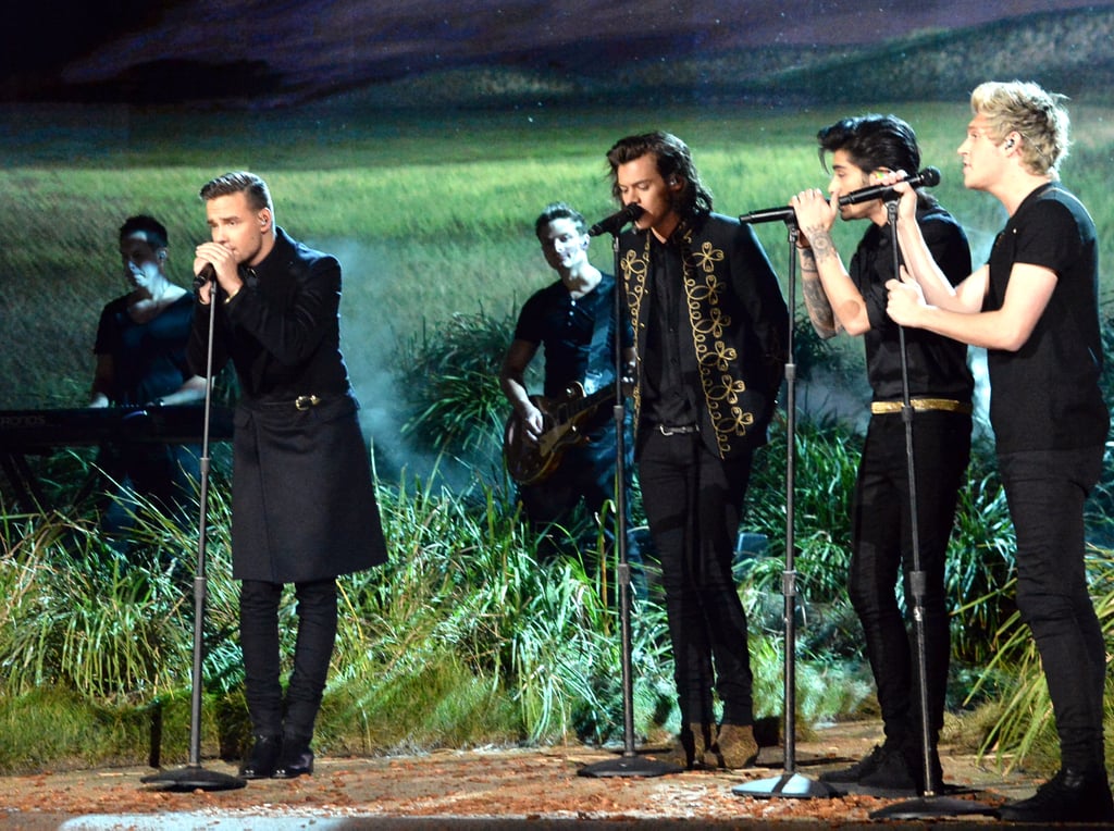 One Direction Performing at the American Music Awards in 2014