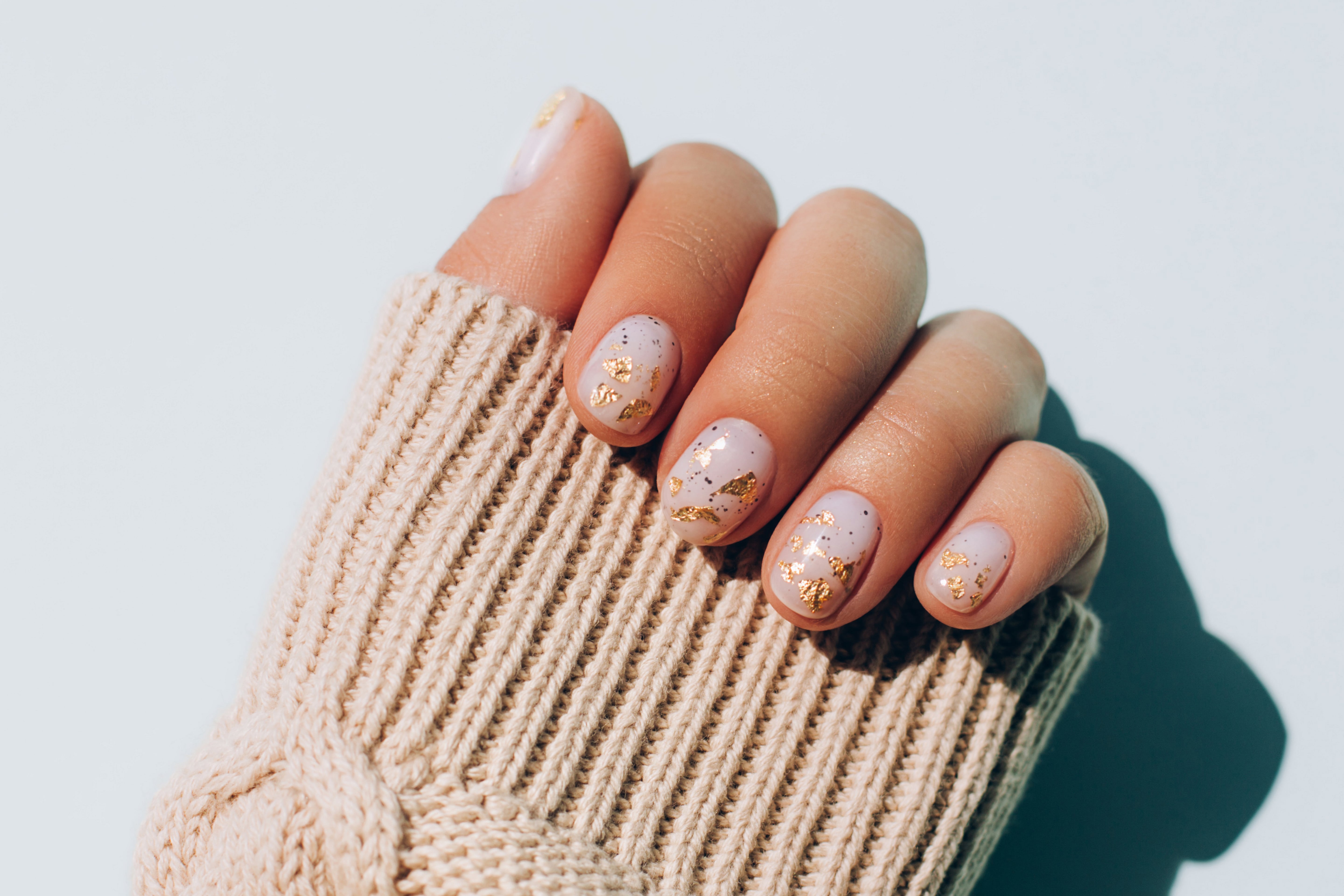 15 Gold Foil Manicure Ideas That Will Take Your Nails to the Next Level