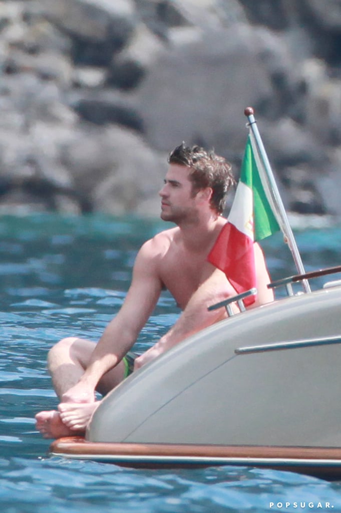 Liam Hemsworth on Vacation in Italy | Pictures