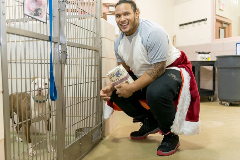 Cleveland Browns Player Donates to Animal Shelter