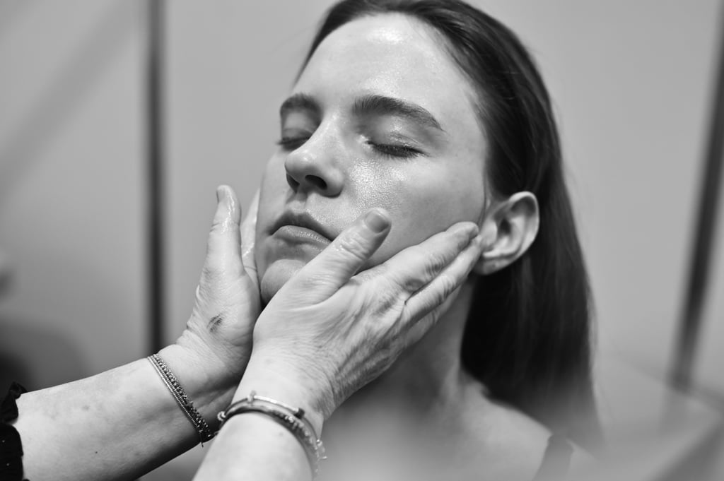 De-Puffing Face Massage