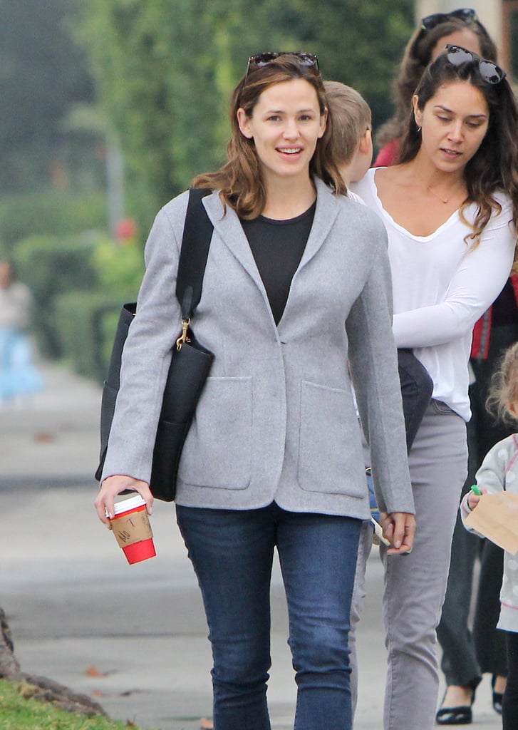 Jennifer Garner Out With Friends December 2015