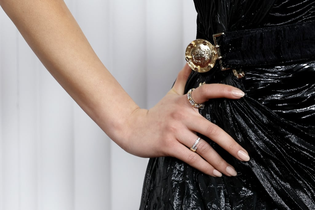 珍娜·奥尔特加的“富女孩”指甲在2023年SAG颁奖典礼”