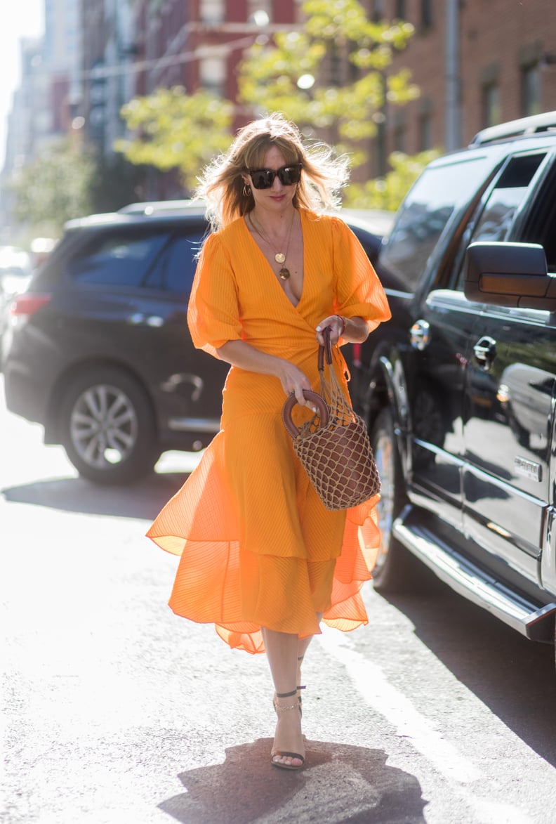 Brown heels and orange top Blusas Lovely Outfits With Style Jeans