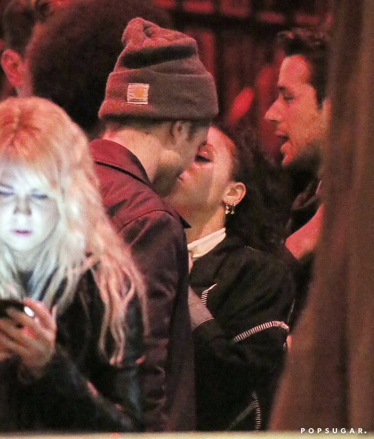 Robert Pattinson And Fka Twigs Kissing In La Popsugar Celebrity Photo 11