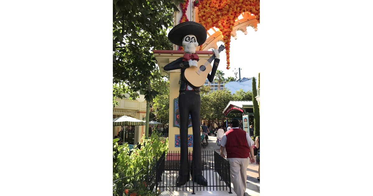 Day of the Dead Activities at Disneyland 2017 POPSUGAR Latina Photo 28