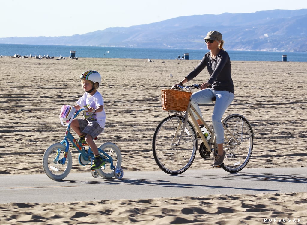 Naomi Watts took her family on a picturesque bike ride on Saturday.