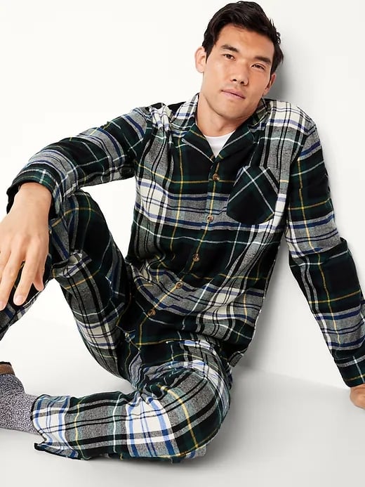 Old Navy Men's Matching Plaid Flannel Pajama Set