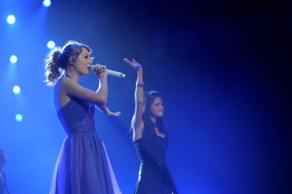 Selena Gomez and Taylor Swift 2011 Performance Pictures