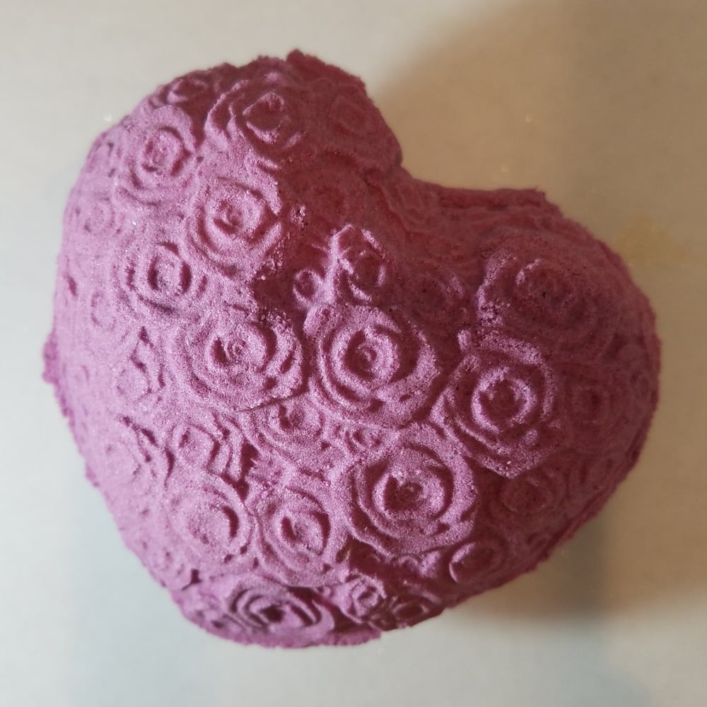 Como La Flor Bath Bomb ($7)