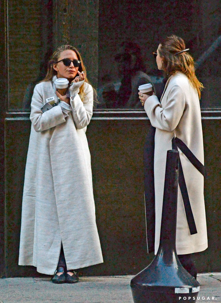 Mary-Kate and Ashley Olsen Smoking in NYC 2015 Pictures