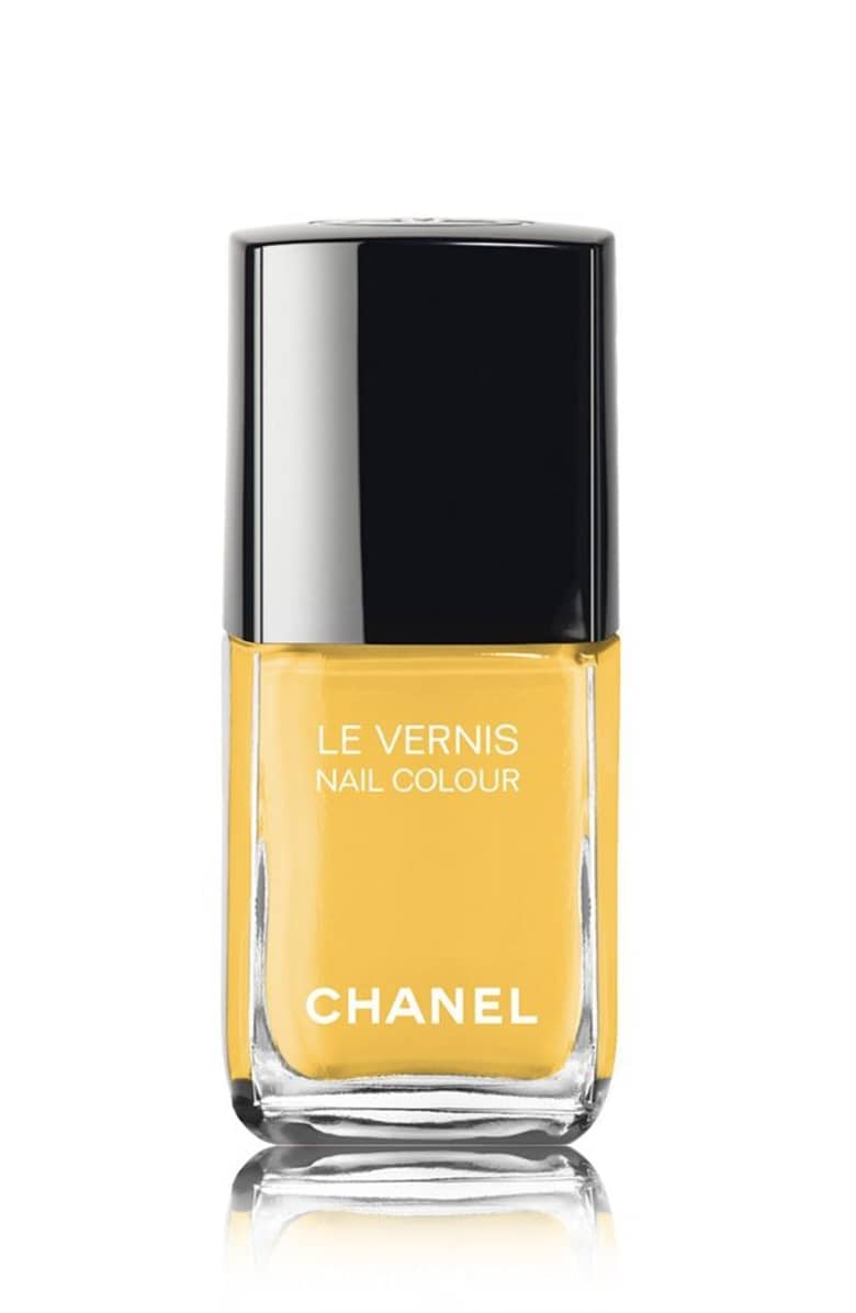 Yellow Nail Polish: Chanel Le Vernis Longwear Nail Colour in Giallo Napoli