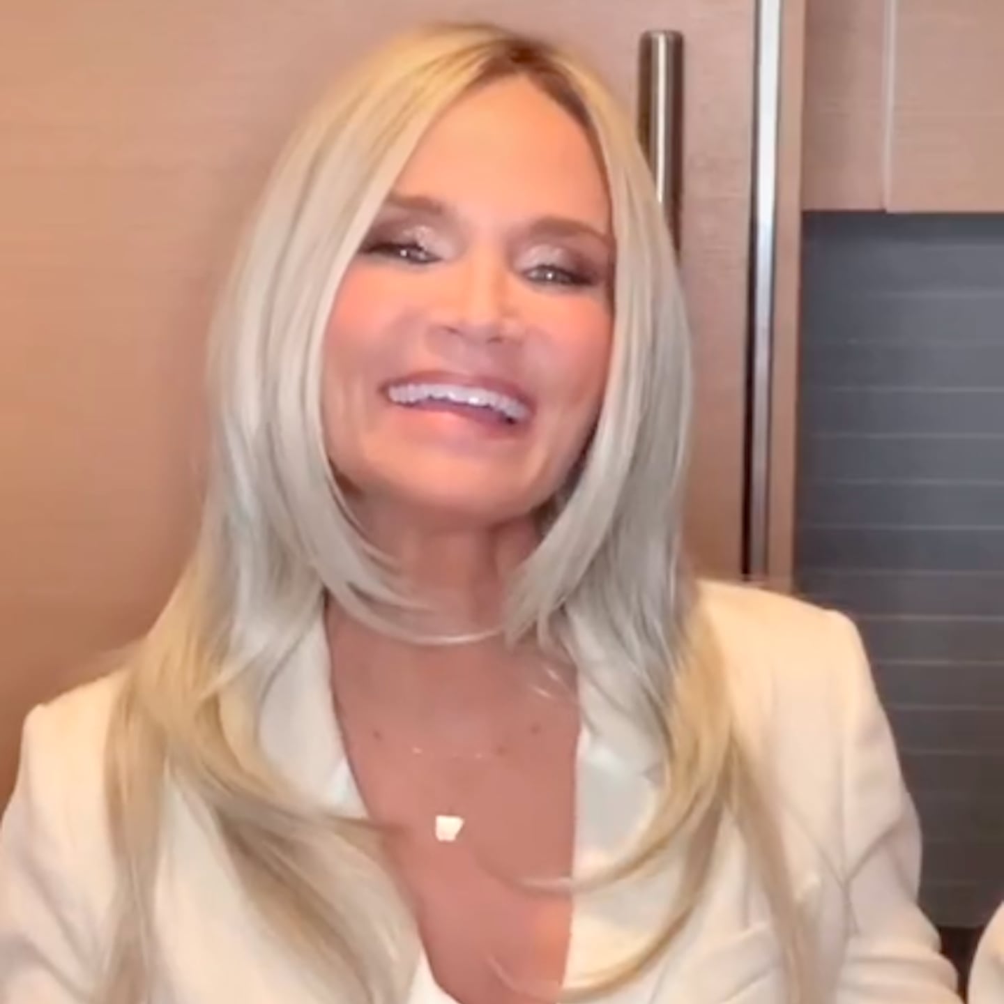 Watch Kristin Chenoweth Sing Popular Kamala Harris Edition Popsugar Entertainment