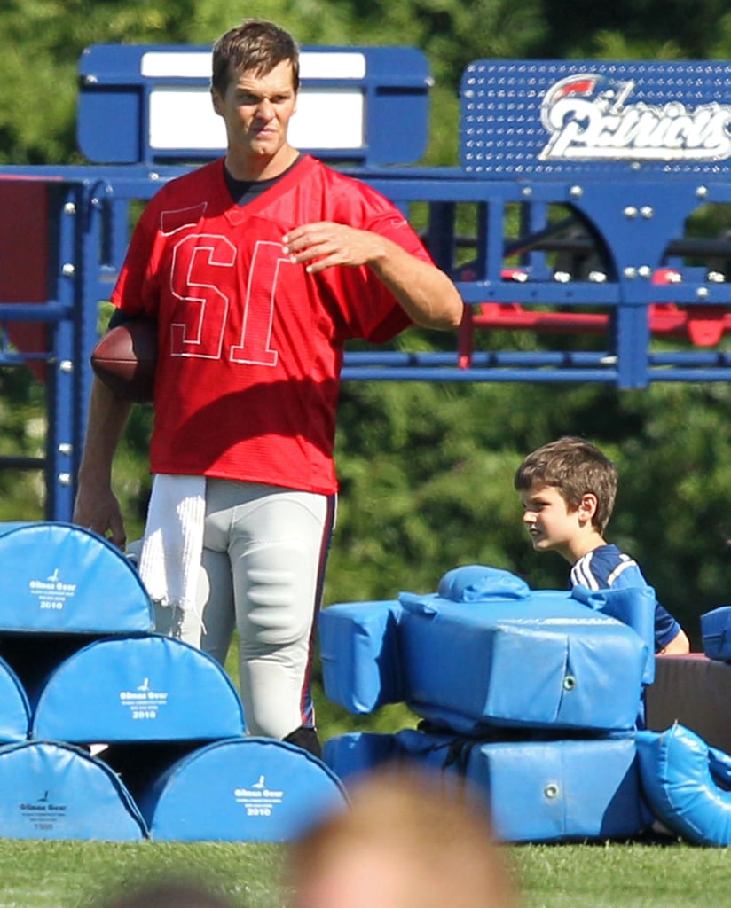Tom Brady and Kids at Football Practice Aug. 2015 | Pictures