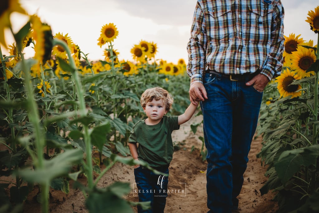 Photo Shoot With Four Generations of Family Members