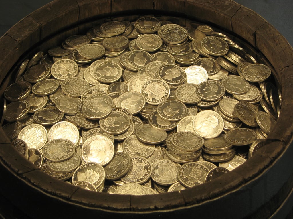 Organize a Treasure Hunt For Gold