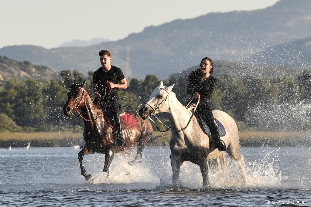 Can ride a horse. Horseback riding. Экотуризм в россии. Прогулка на лошади национальных костюмах. Плато ай-петри в крыму конная прогулка.