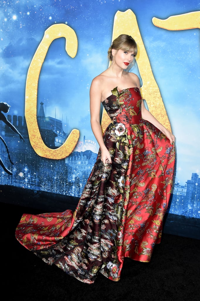 Taylor Swift Wears Oscar de la Renta at the Cats Premiere in NYC