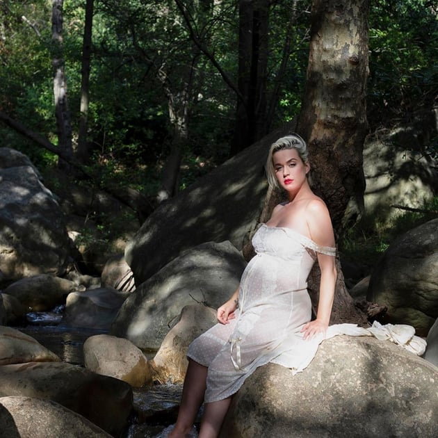 Watch Katy Perry Daisies Music Video Popsugar Entertainment