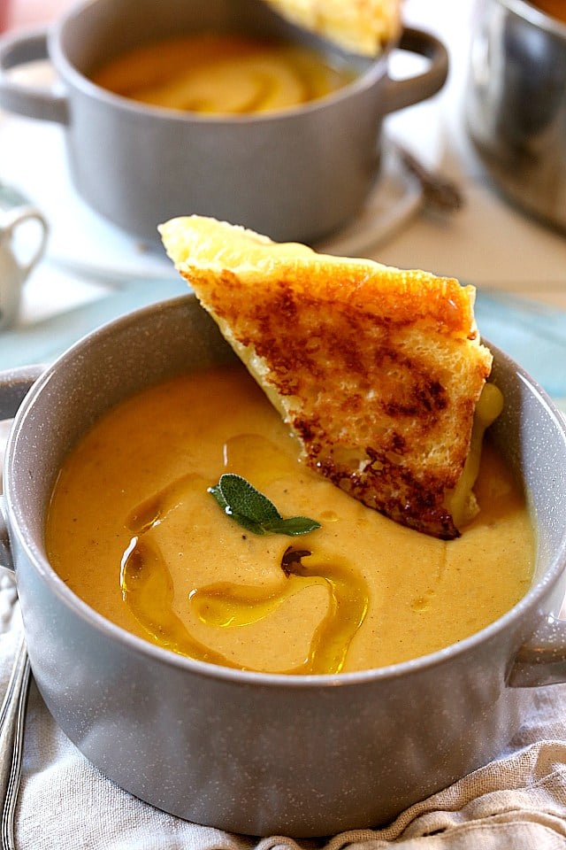 Roasted Butternut Squash Apple Soup