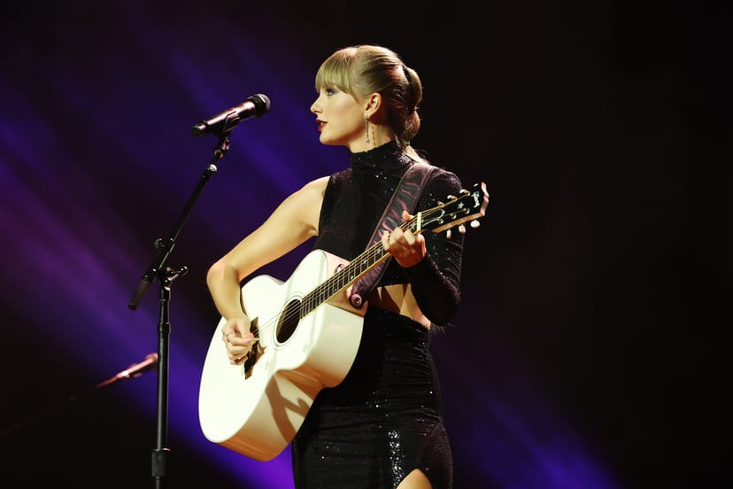 NASHVILLE, TENNESSEE - SEPTEMBER 20: Taylor Swift performs 