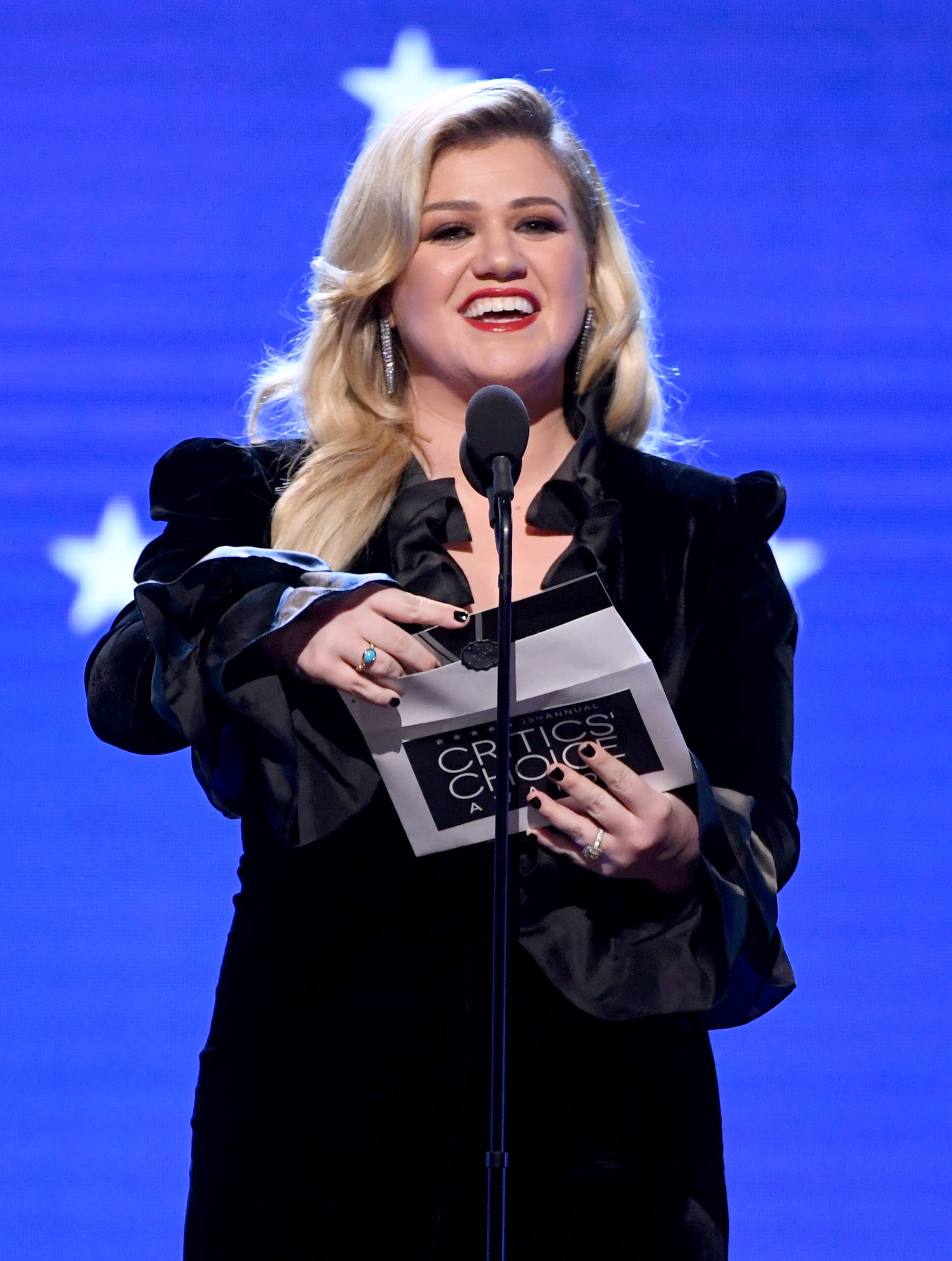Kelly Clarkson At The 2020 Critics Choice Awards Get A Front Row Seat To The 2020 Critics Choice Awards With These Dazzling Photos Popsugar Middle East Celebrity And Entertainment Photo 7
