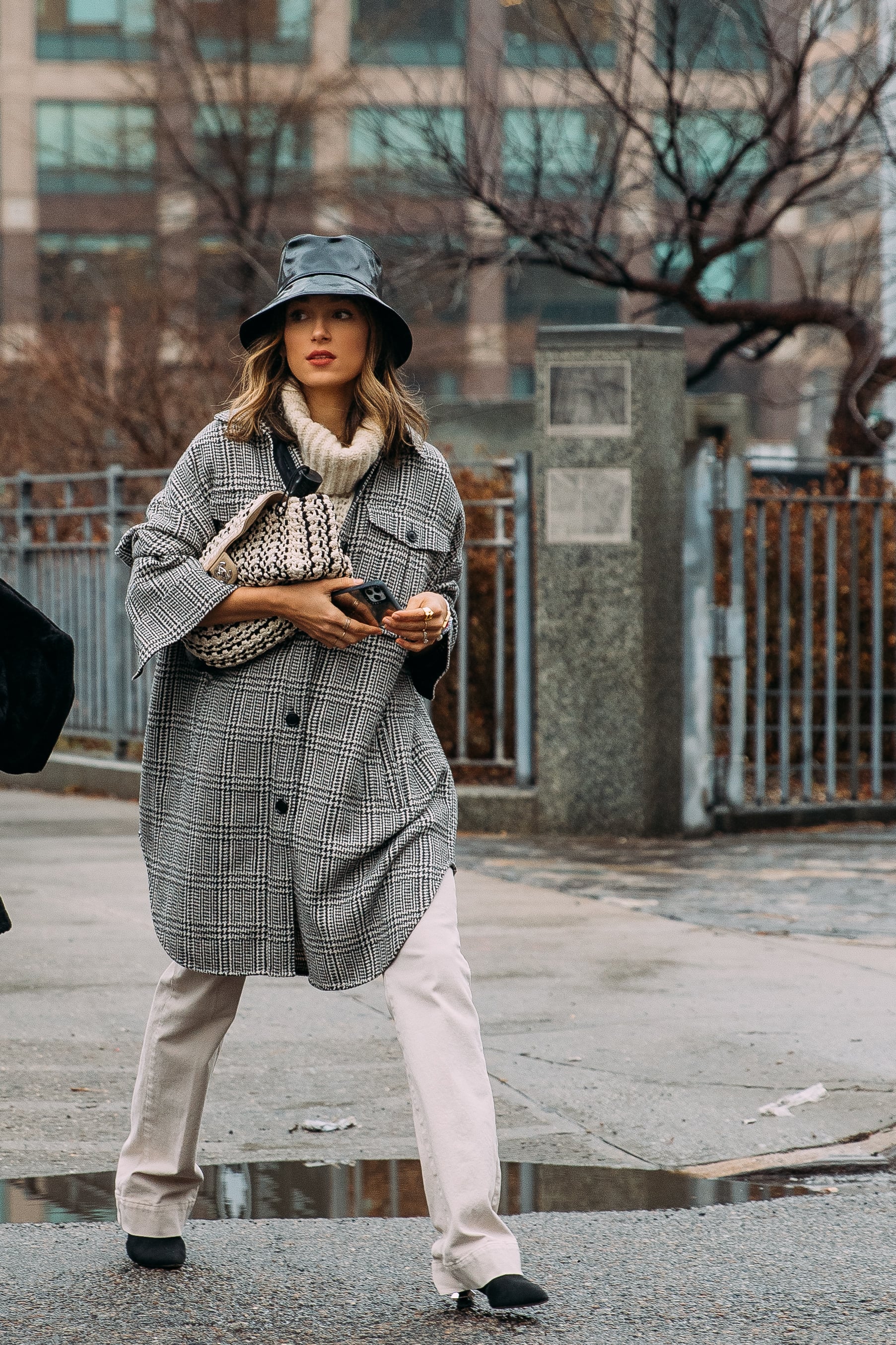 Oversized tote bags took Fall 2019 street style by storm