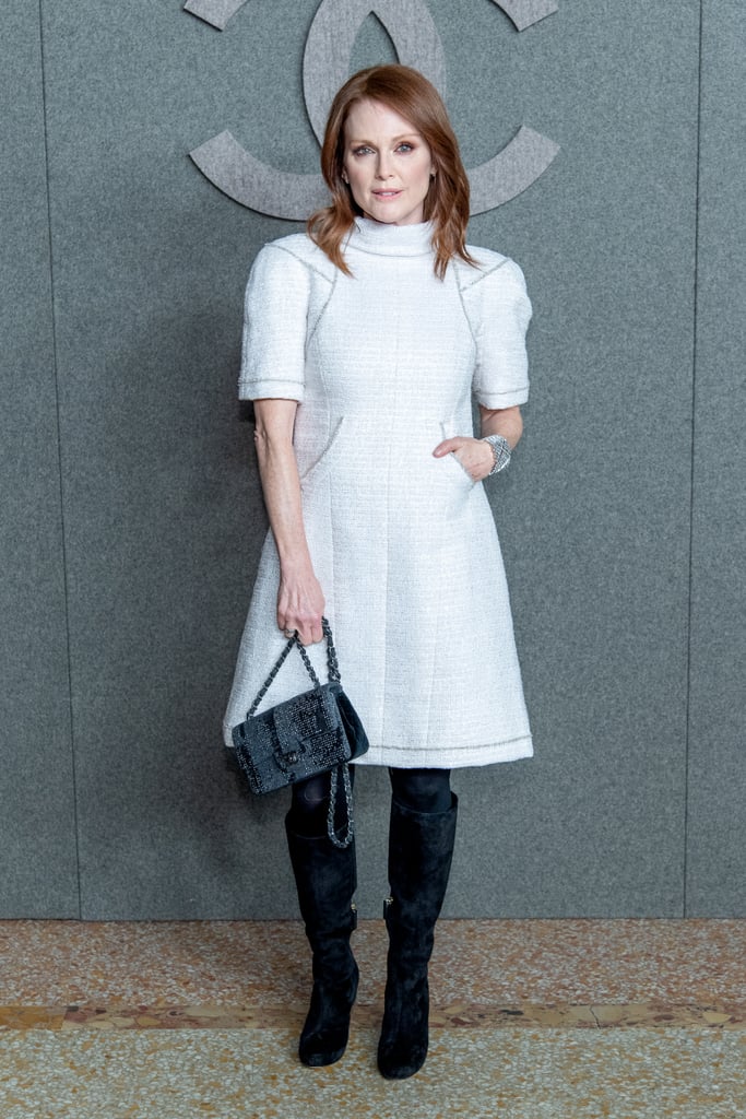 بدت جوليان مور راقية بشكل مذهل في فستانها الأبيض