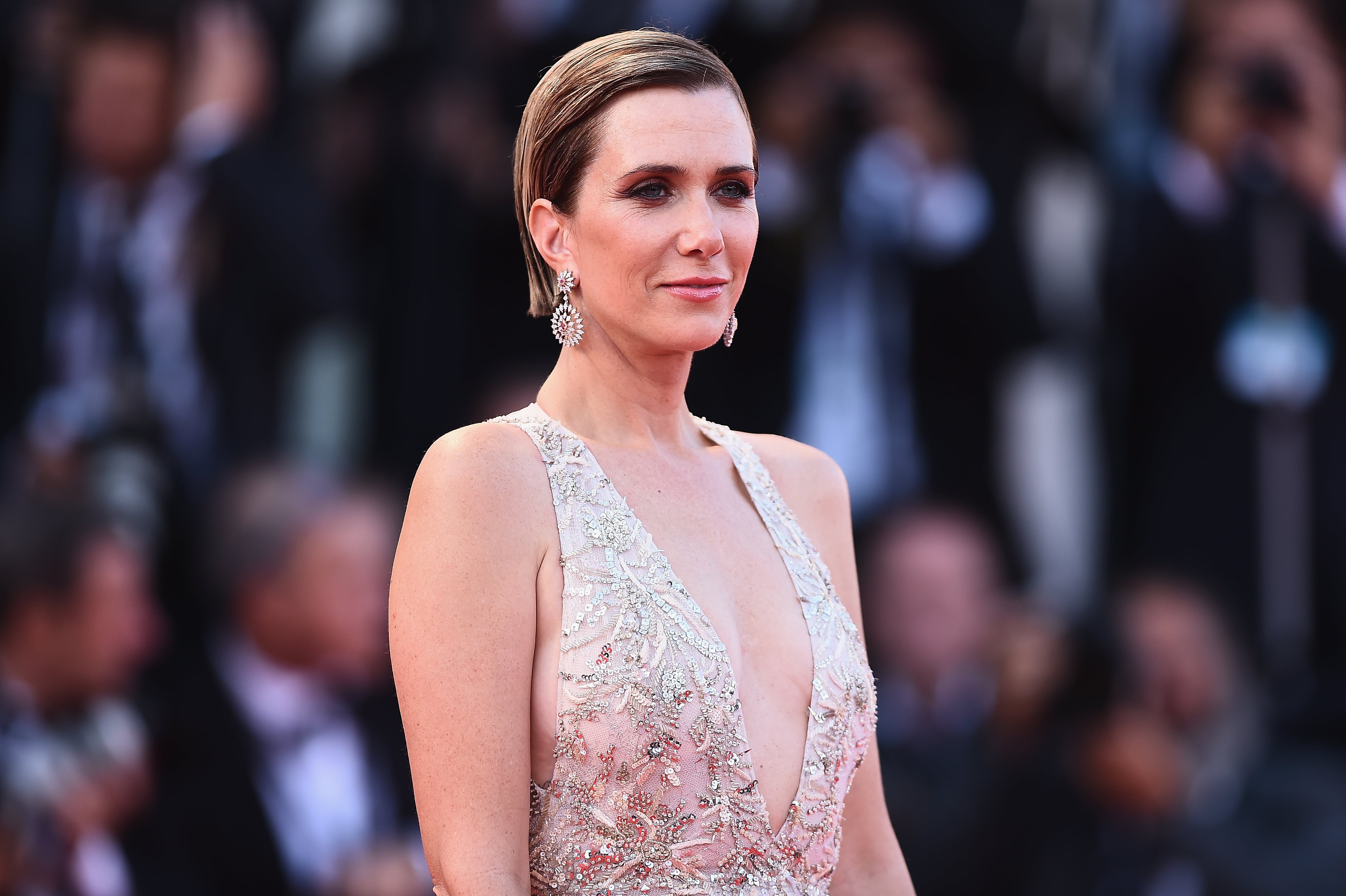 Kristen sales wiig mother