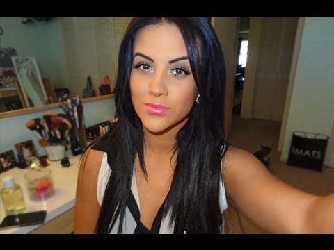 How To: Use a Beautyblender With Nicole Guerriero
