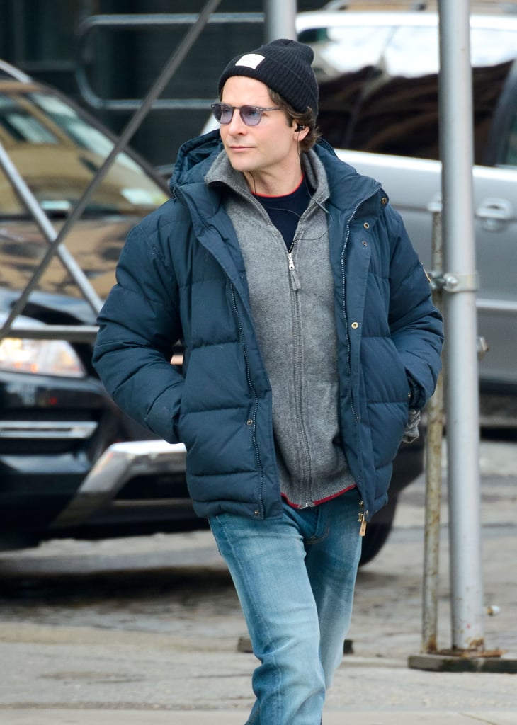 Bradley Cooper Kept It Casual In Nyc On Sunday Celebrity Pictures Weekend Of Dec 27 2014 