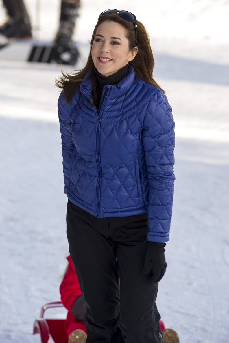 When She Still Looked Stylish While Skiing
