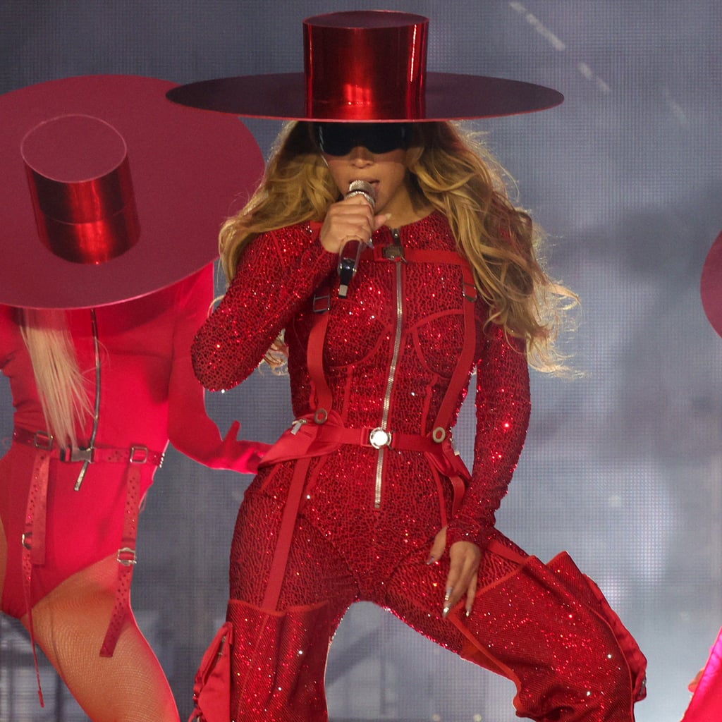 Beyoncé Tosses Her Sunglasses to a Lucky Fan: 