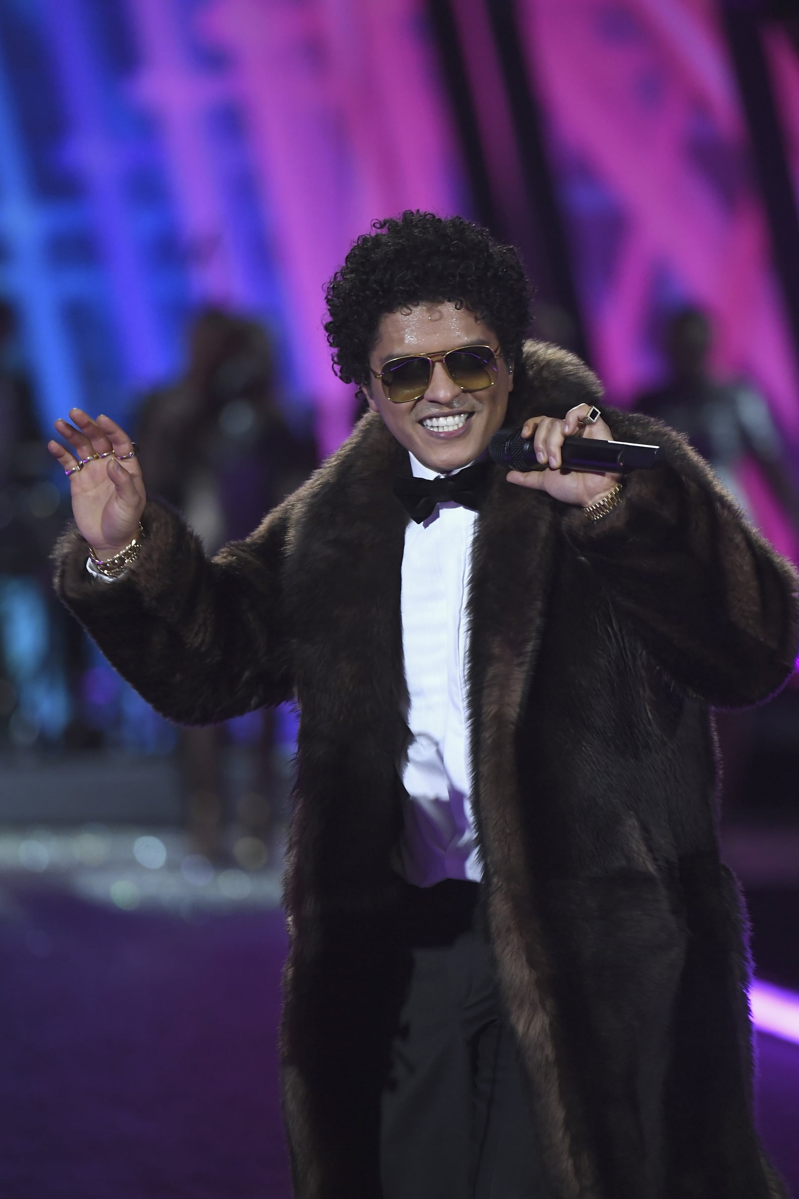 Sexy Bruno Mars Pictures | POPSUGAR Celebrity
