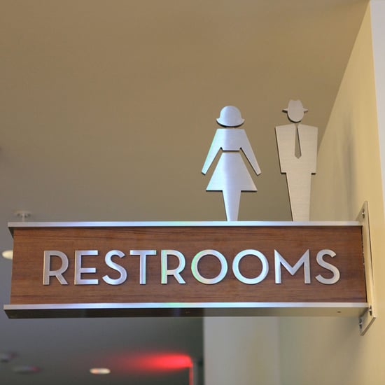 Pizzeria Sign About Unisex Bathroom to Help Single Parents