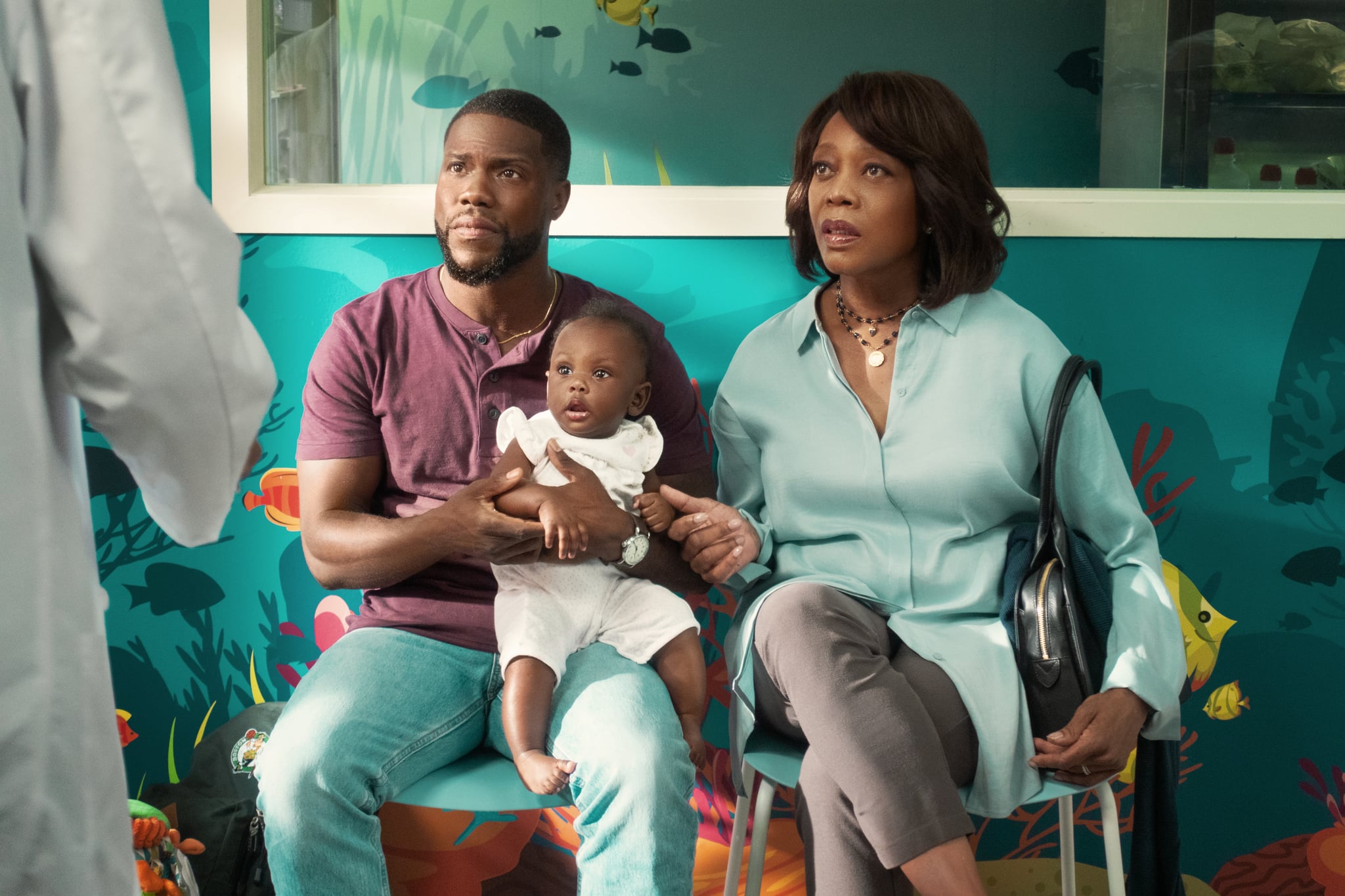 FATHERHOOD (L-R): KEVIN HART as MATT, ALFRE WOODARD as MARION. Cr. PHILIPPE BOSSE/NETFLIX © 2021. 