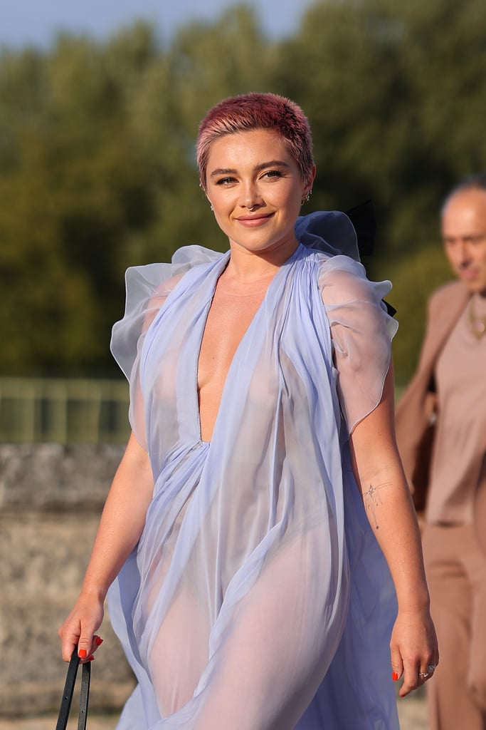 Florence Pugh Pink Hair Color 