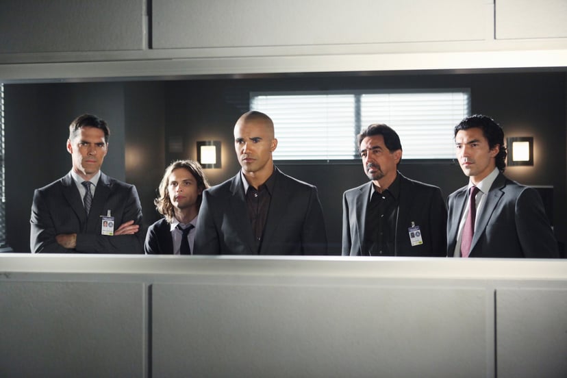 CRIMINAL MINDS, (from left): Thomas Gibson, Matthew Gray Gubler, Shemar Moore, Joe Montagna, Ian Anthony Dale, 'The Performer', (Season 5, aired Nov. 11, 2009), 2005-. photo: Danny Feld /  CBS / Courtesy Everett Collection