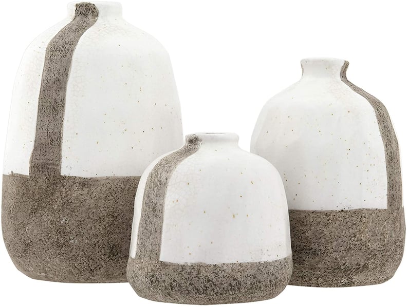 一块石头花瓶:创意合作社白色和灰色Terracotta垂直条纹的花瓶