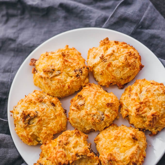 Biscuits With Bacon and Cheddar