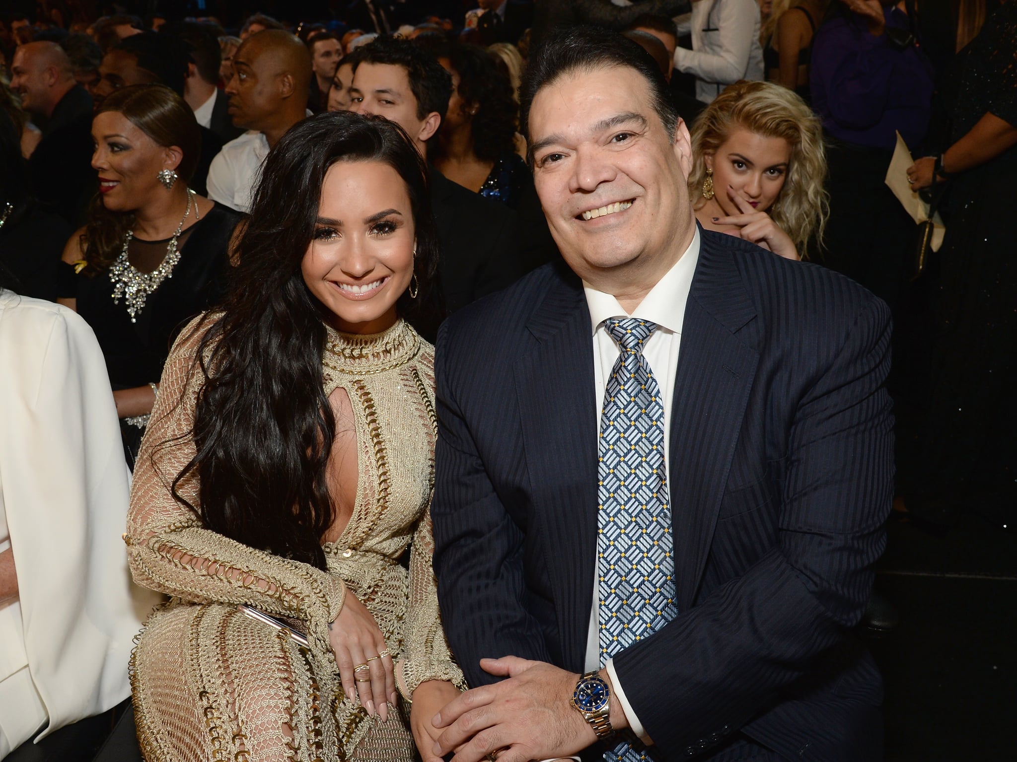 Demi Lovato and Her Dad at 2017 Grammys | POPSUGAR Latina2048 x 1535