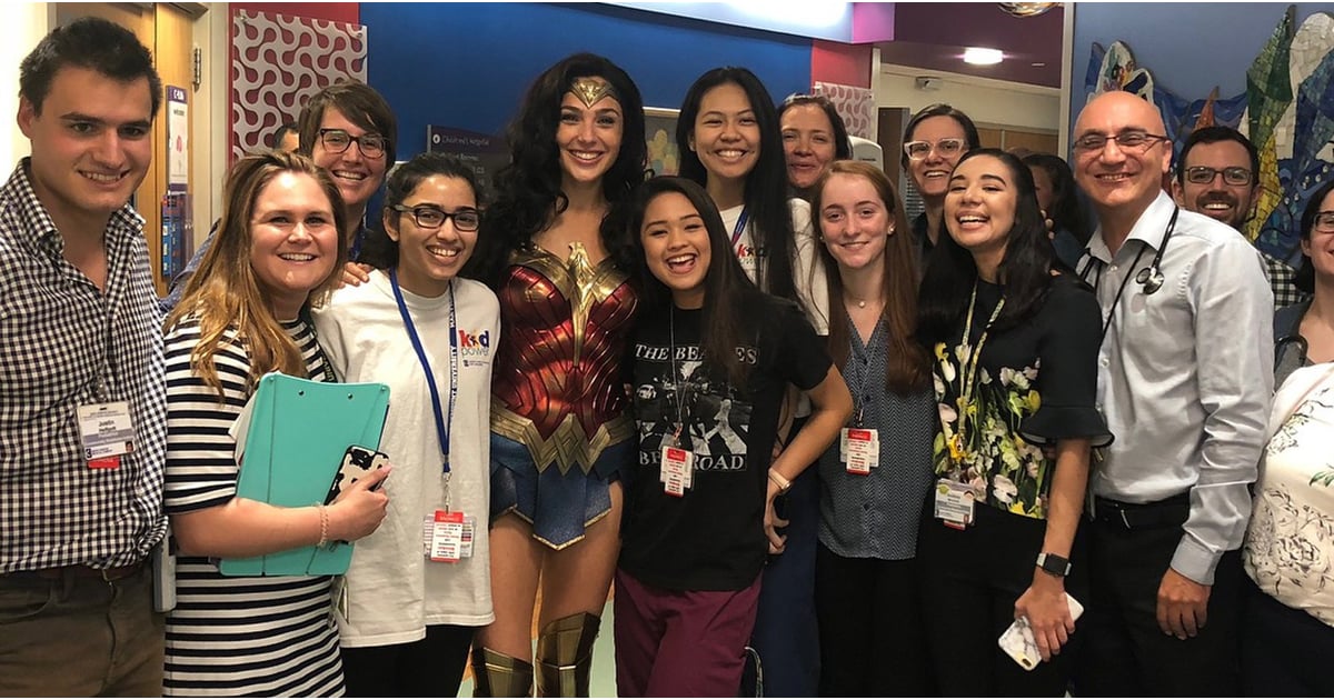 Gal Gadot Visits Children S Hospital July 2018 Popsugar Celebrity