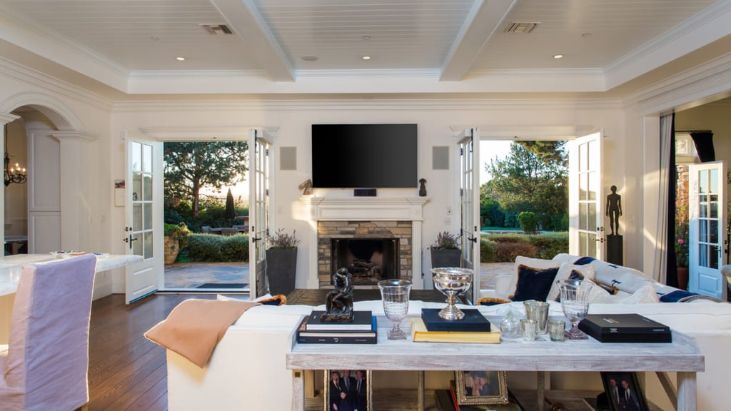 Jessica Alba Buys House in Beverly Hills