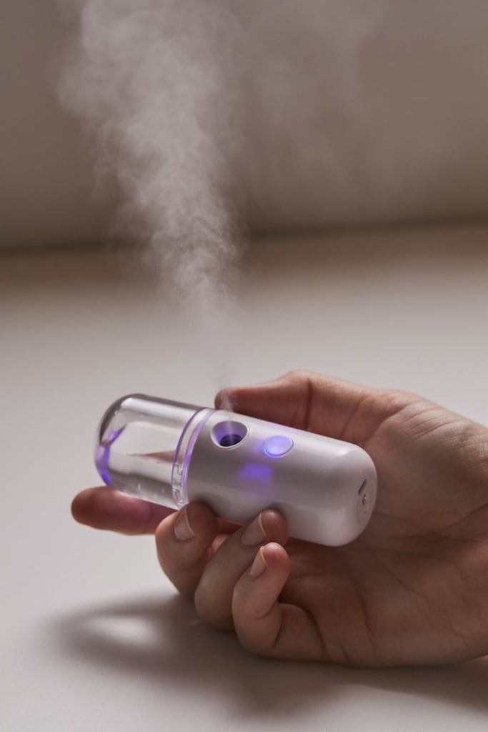 For People Living in a Dorm Room: World’s Smallest Humidifier