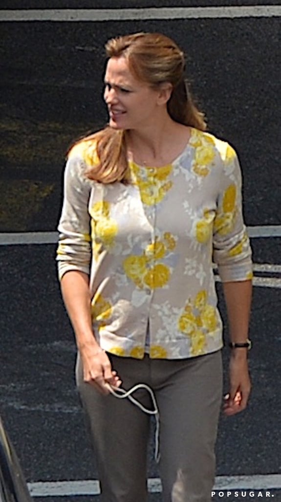 Jennifer Garner Smiling on Set in Atlanta | July 2015