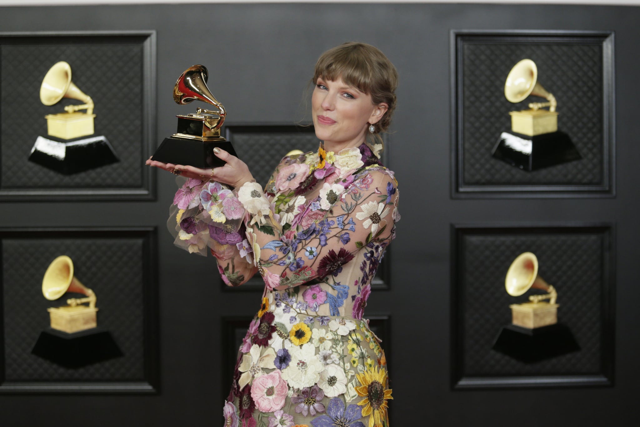 LOS ANGELES - MARCH 14: Taylor Swift at THE 63rd ANNUAL GRAMMY® AWARDS, broadcast live from the STAPLES Center in Los Angeles, Sunday, March 14, 2021 (8:00-11:30 PM, live ET/5:00-8:30 PM, live PT) on the CBS Television Network and Paramount+. (Photo by Francis Specker/CBS via Getty Images)