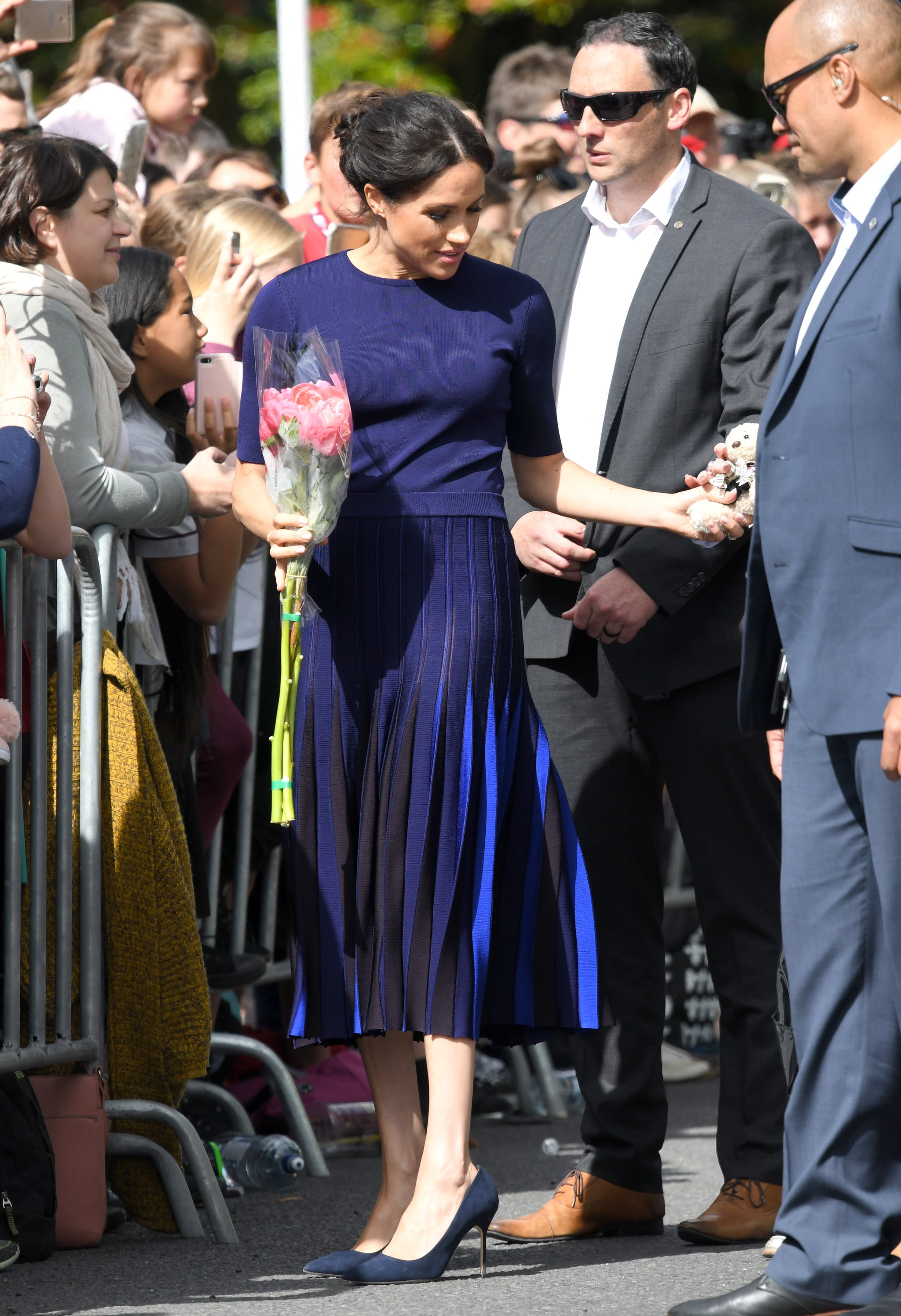 blue skirt meghan markle